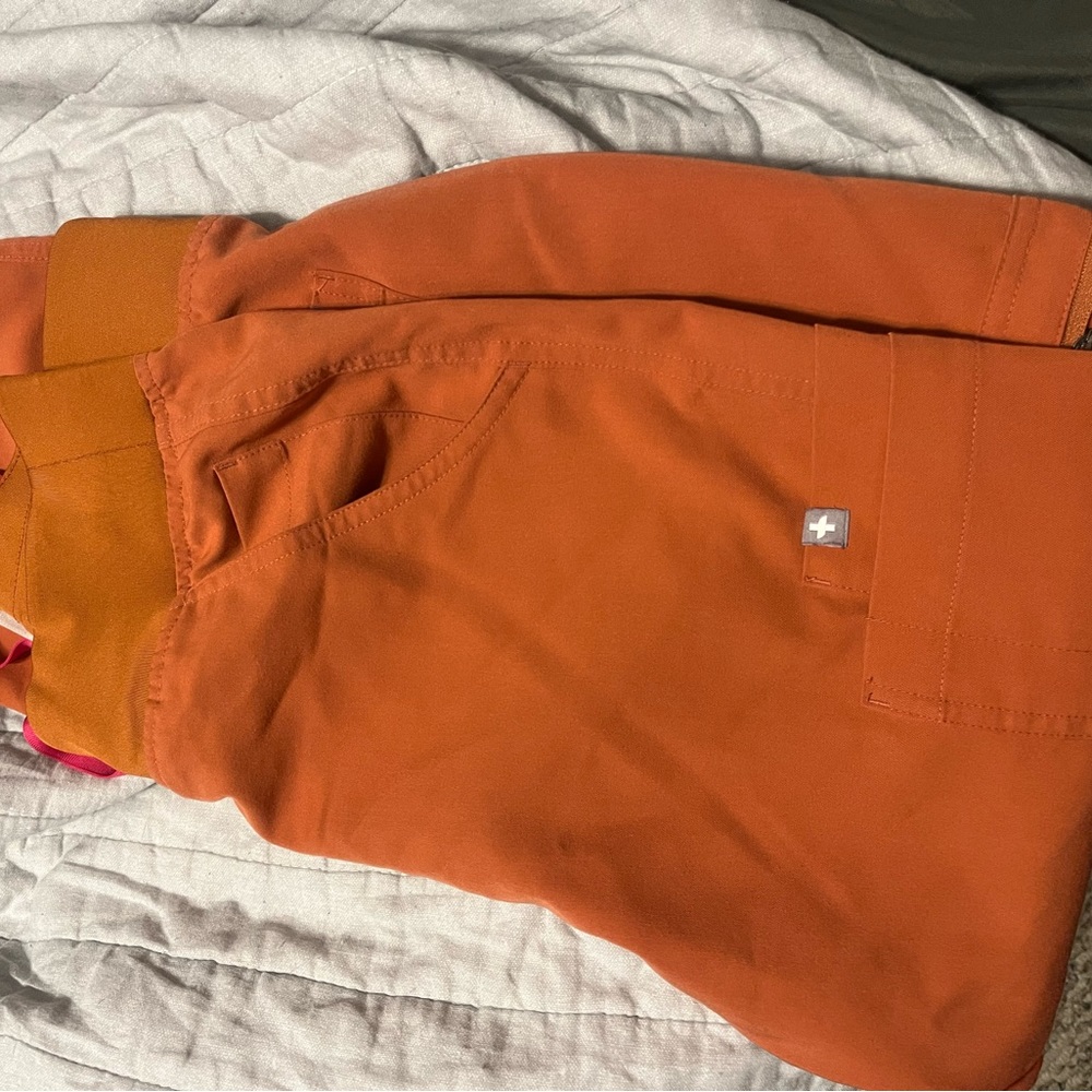 Figs terracotta Yola 2.0 skinny scrub pants size small petite.